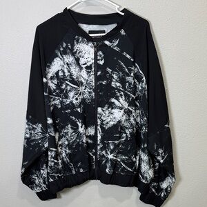 Torrid Black and‎ White Abstract Zip-Up bomber Jacket